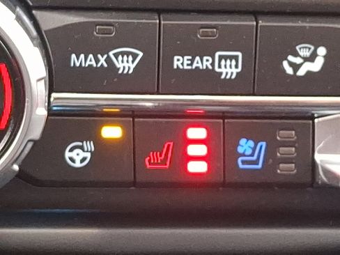 Certified 2021 Ford F150 Lariat w/ Equipment Group 502A High image 24