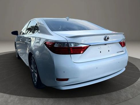 Used 2013 Lexus ES 300h w/ Luxury Pkg FWD image 8