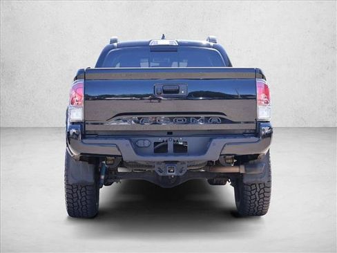 Used 2020 Toyota Tacoma TRD Sport w/ Technology Package AWD/4WD image 6
