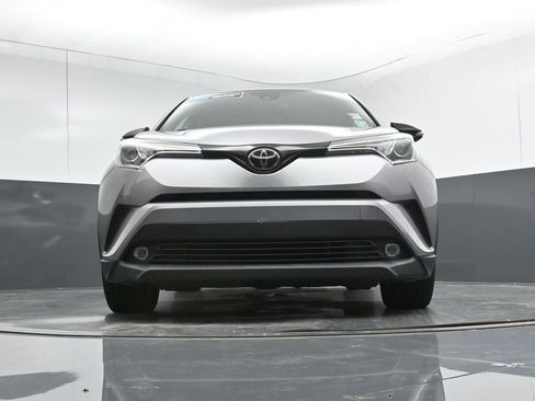 Used 2019 Toyota C-HR Limited FWD image 46