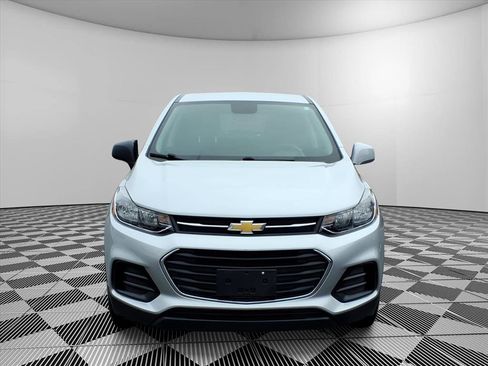 Used 2022 Chevrolet Trax LS w/ Tint and Cruise Package image 2