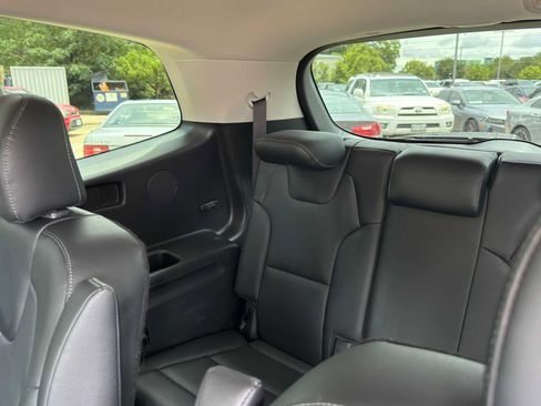 Certified 2024 Kia Telluride EX w/ EX Captain's Chair Package AWD/4WD image 31