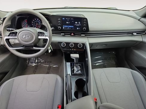 Used 2021 Hyundai Elantra SE FWD image 10