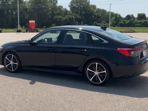 Used 2024 Honda Civic Touring image 6