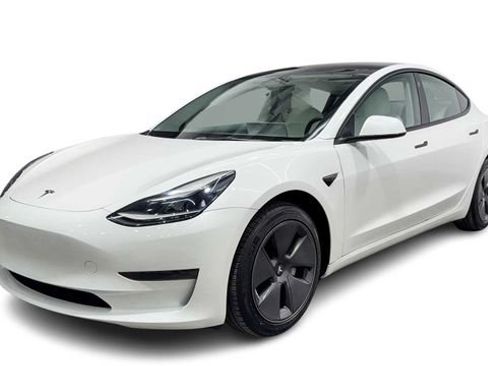 Used 2023 Tesla Model 3 Standard Range RWD image 5