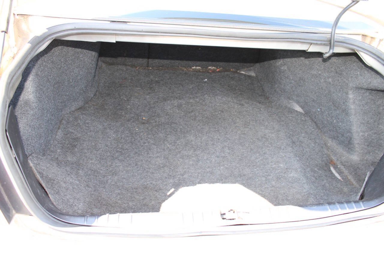 Used 2012 Chevrolet Impala LTZ FWD image 23