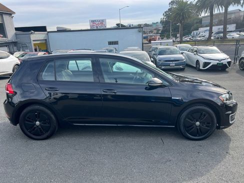 Used 2019 Volkswagen e-Golf SE image 4