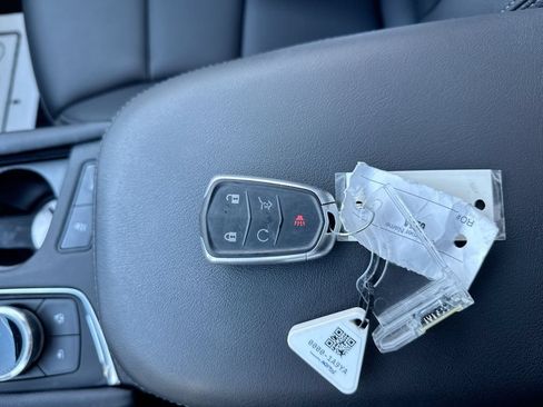 Used 2024 Cadillac XT6 Luxury AWD/4WD image 37