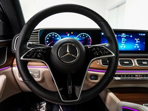 Used 2025 Mercedes-Benz GLE 450 4MATIC Coupe w/ Night Package image 14