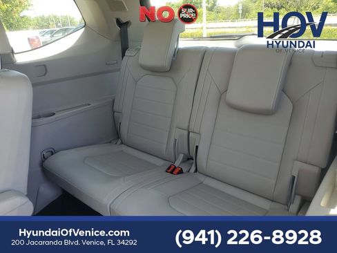 Used 2023 Volkswagen Atlas SEL Premium AWD/4WD image 13