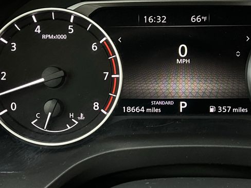 Used 2025 Nissan Rogue SV image 38