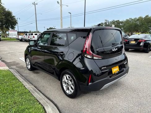Used 2025 Kia Soul LX w/ LX Technology Package FWD image 5