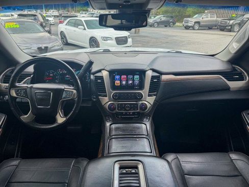 Used 2018 GMC Yukon XL Denali RWD image 9