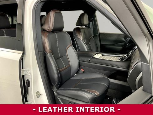 Certified 2025 Nissan Armada SL AWD/4WD image 29