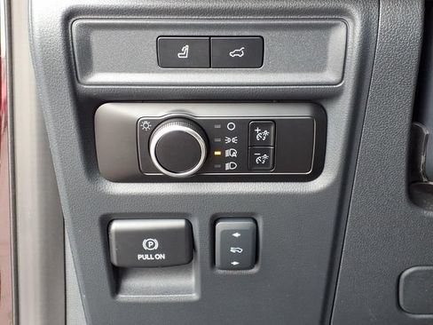 Used 2024 Ford Expedition XLT AWD/4WD image 21