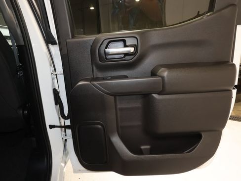 Used 2022 Chevrolet Silverado 1500 Custom AWD/4WD image 17