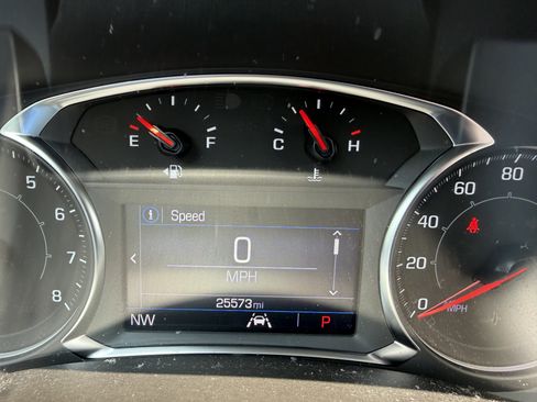 Used 2024 GMC Terrain SLE w/ Driver Convenience Package FWD image 14
