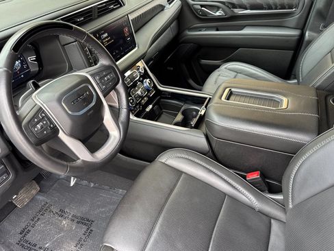 Used 2024 GMC Yukon XL Denali w/ Advanced Technology Package AWD/4WD image 10