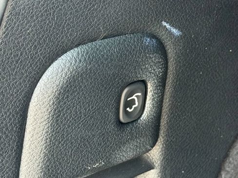 Used 2017 Jeep Grand Cherokee Limited w/ Luxury Group II AWD/4WD image 16