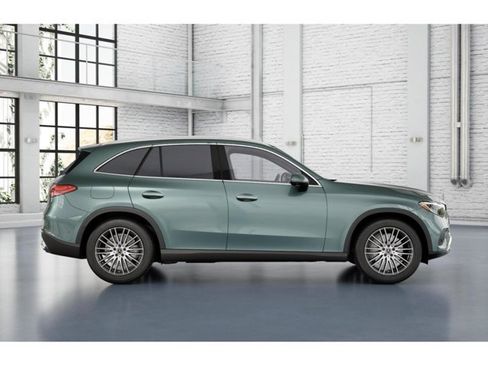 Used 2026 Mercedes-Benz GLC 300 4MATIC image 16