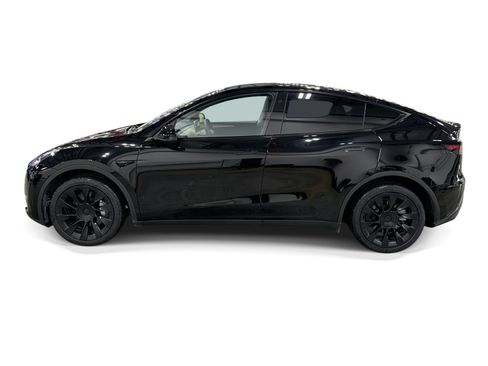 Used 2023 Tesla Model Y AWD image 3