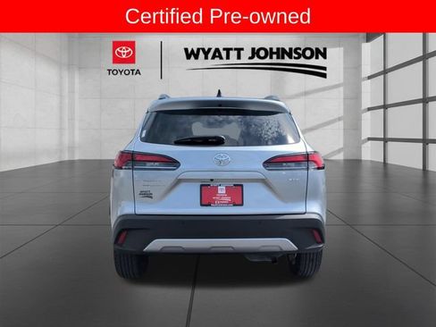 Certified 2025 Toyota Corolla Cross XLE FWD image 4