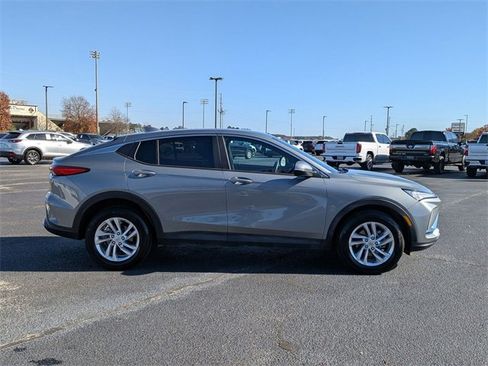 Used 2025 Buick Envista Preferred image 2