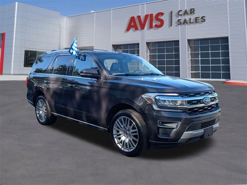 Used 2024 Ford Expedition Limited image 3