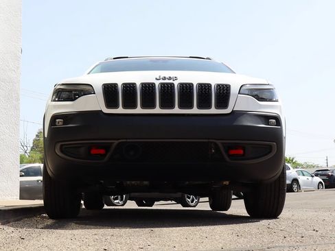 Used 2021 Jeep Cherokee Trailhawk w/ Premium Leather Package AWD/4WD image 17