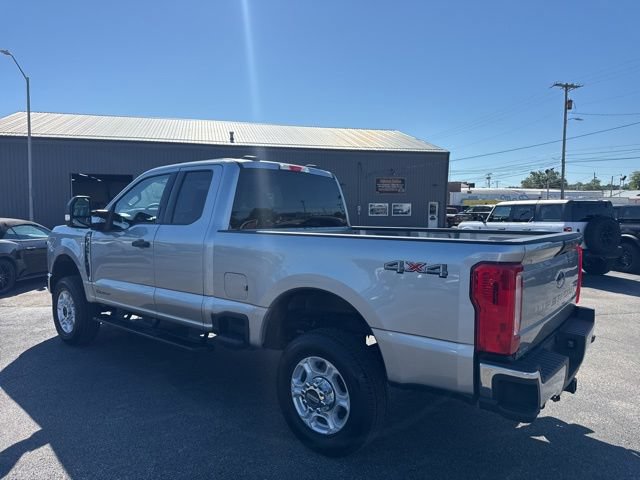 Used 2024 Ford F350 XLT AWD/4WD image 9