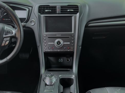 Used 2020 Ford Fusion Titanium FWD image 10