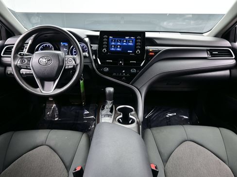 Used 2022 Toyota Camry LE FWD image 17