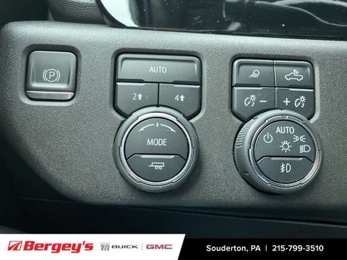 Certified 2023 Chevrolet Silverado 1500 LTZ AWD/4WD image 21