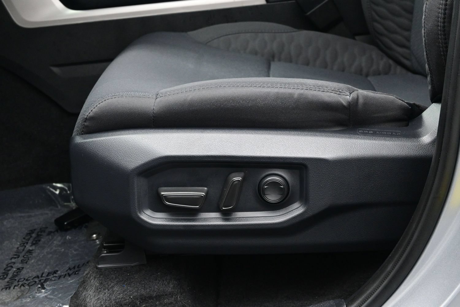 Used 2025 Toyota Tundra SR5 w/ SR5 Convenience Package AWD/4WD image 11