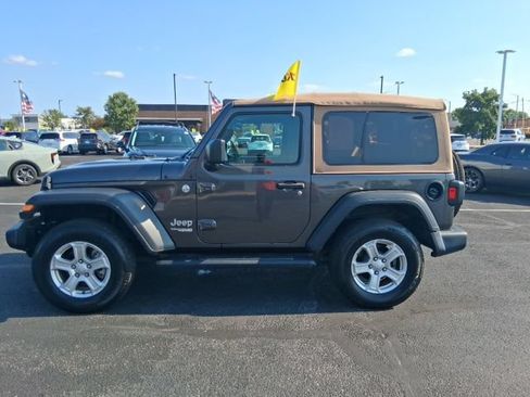 Used 2019 Jeep Wrangler Sport AWD/4WD image 13