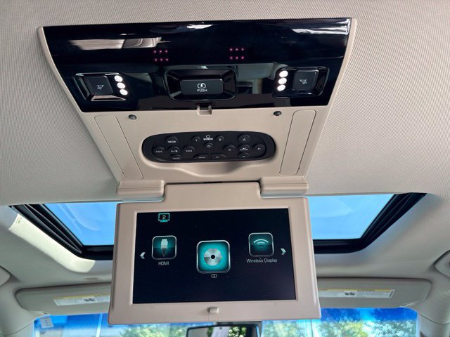 Used 2018 GMC Yukon Denali w/ Denali Ultimate Package AWD/4WD image 21