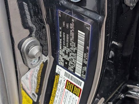 Used 2020 Toyota Highlander L image 21