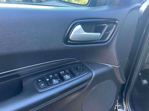 Used 2021 Dodge Durango SXT image 17
