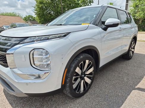 Used 2025 Mitsubishi Outlander AWD image 1