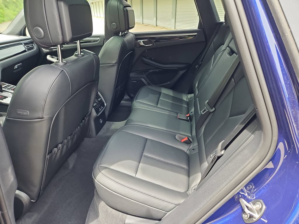 Certified 2026 Porsche Macan AWD/4WD image 25