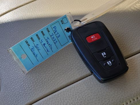 Used 2019 Toyota Highlander XLE image 37