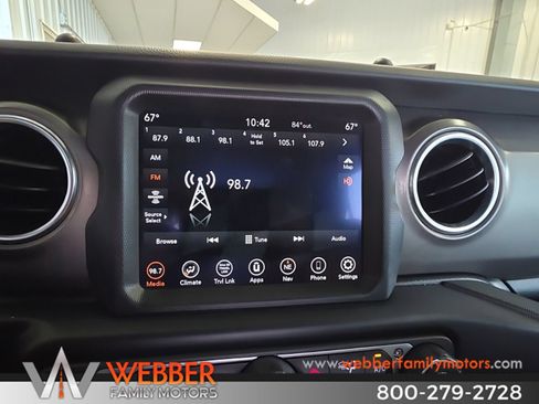 Used 2020 Jeep Gladiator Rubicon AWD/4WD image 34