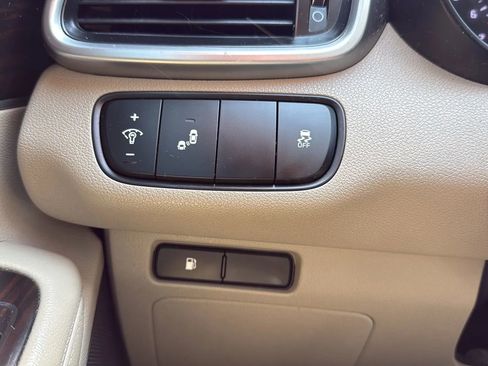 Used 2019 Kia Sorento FWD image 15