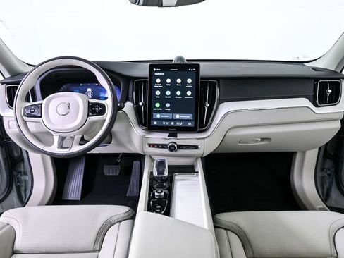 Used 2026 Volvo XC60 B5 Ultra w/ Climate Package image 19