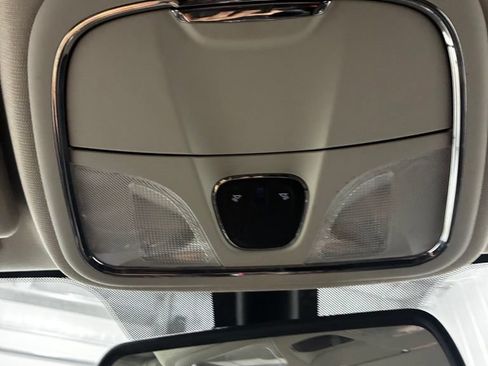Used 2015 Jeep Cherokee Latitude FWD image 21