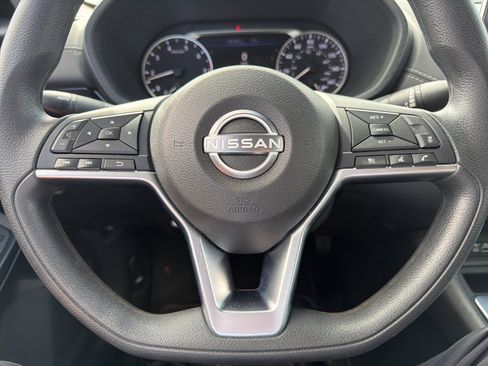 Used 2025 Nissan Sentra SV image 12