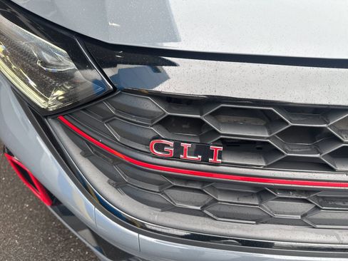 Used 2022 Volkswagen Jetta GLI Autobahn FWD image 3
