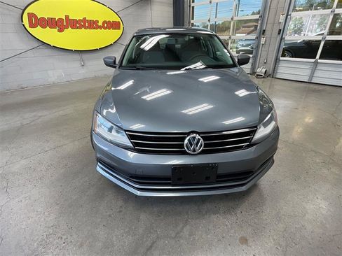 Used 2017 Volkswagen Jetta S image 8