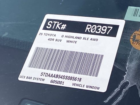 Used 2025 Toyota Grand Highlander AWD image 10