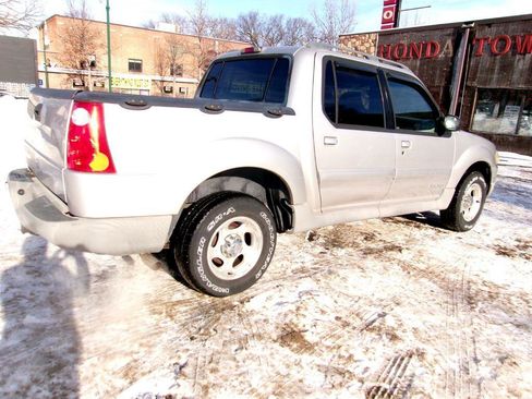 Used 2002 Ford Explorer Sport Trac 4x4 image 3